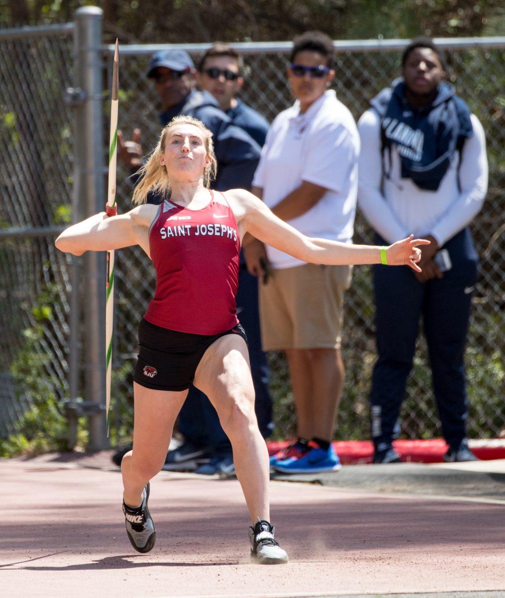 Bower throws javelin (Photo by Tom Connelly). 