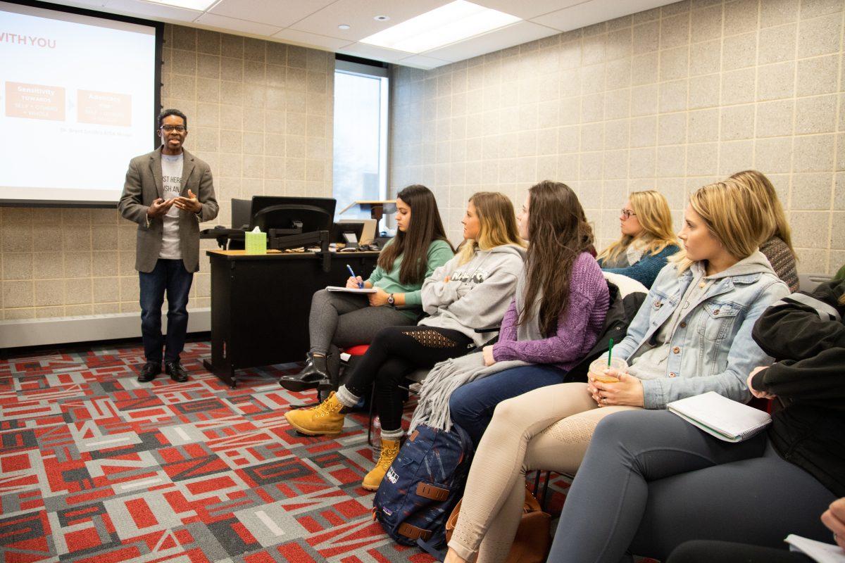 Students and faculty listen to Brent Smith, Ph.D., during Engage 45. PHOTO: MITCHELL SHIELDS ’22/THE HAWK