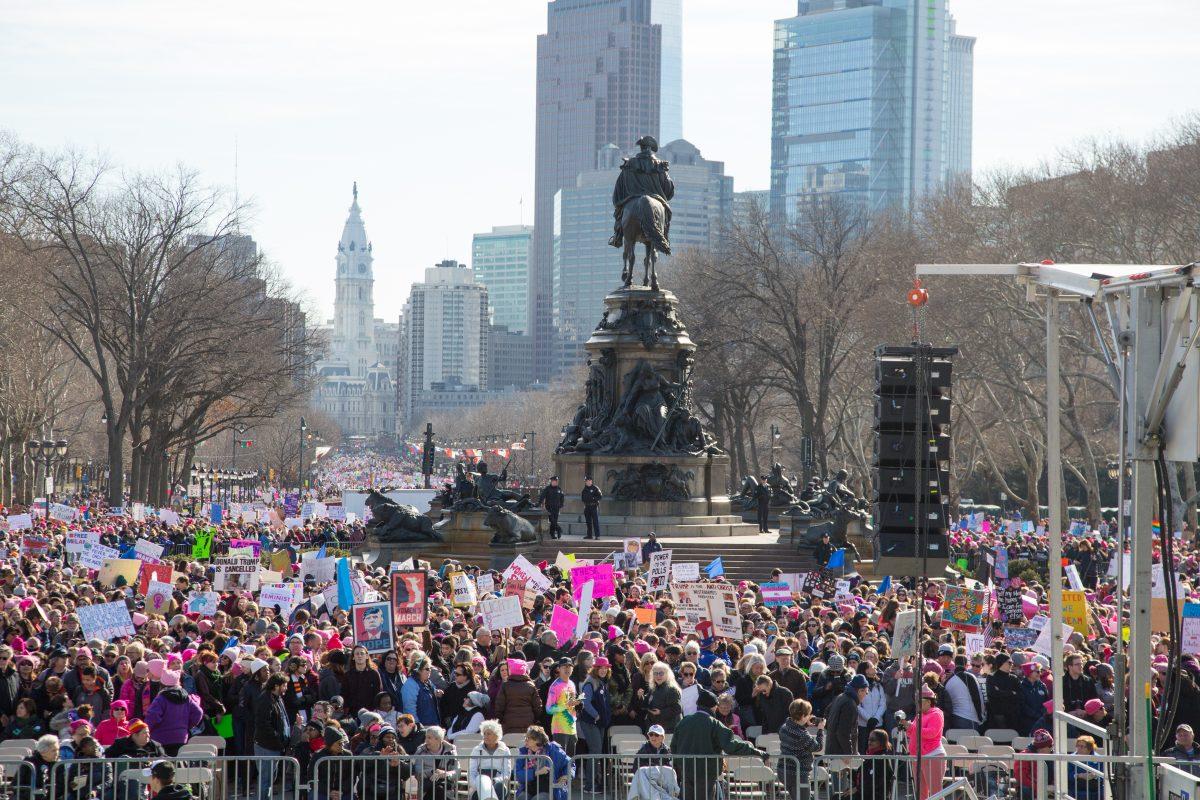 Crowds gather at Eakins Oval for the rally following the march (Photo by Luke Malanga 20).