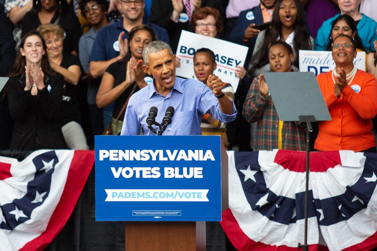 Former U.S. President Barack Obama speaks to a crowd in Philadelphia (Photos by Luke Malanga ’20).