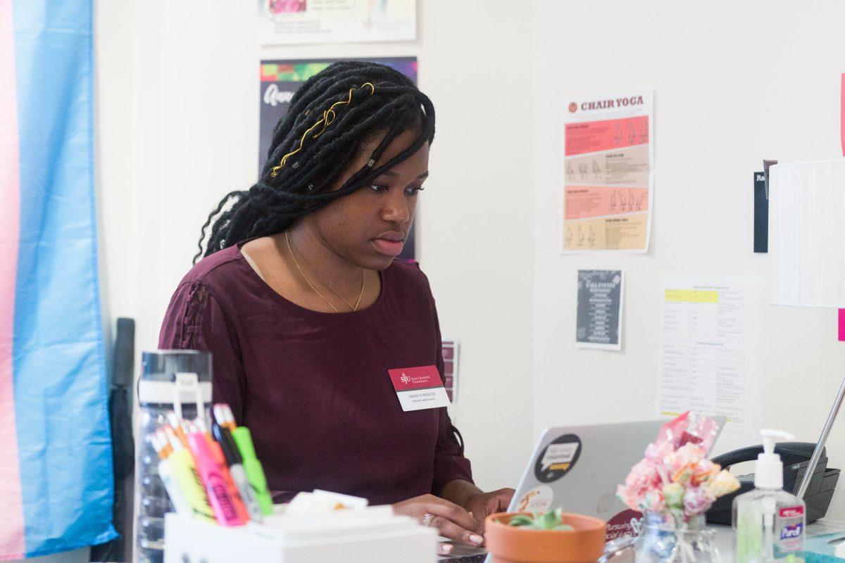 Imani Briscoe ’17 working in the Center of Inclusion and Diversity (Photo by Matt Barrett ’21).