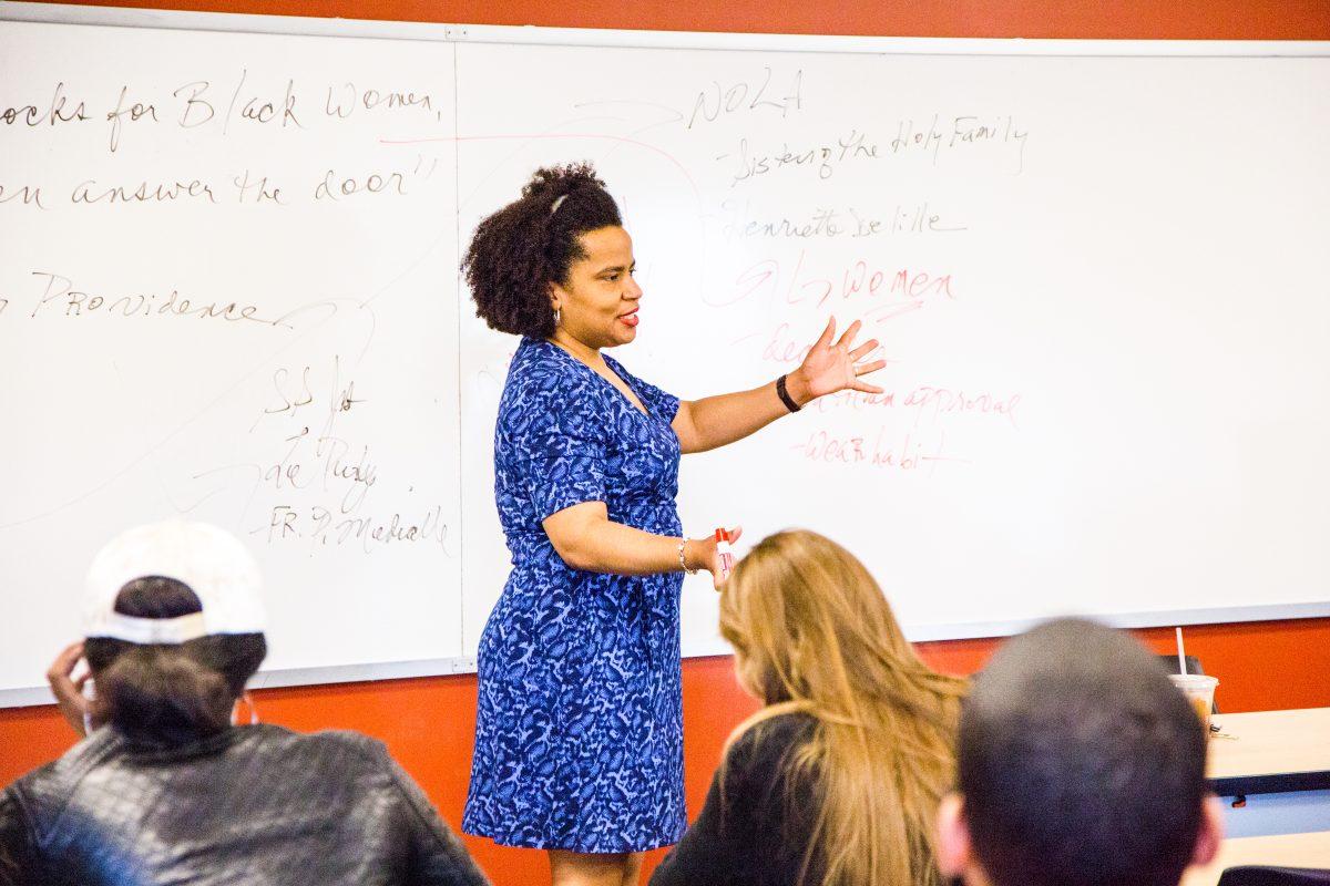 Tia Pratt teaches a class about African-American Catholicism in April, 2017 (Photo by Luke Malanga ’20).

