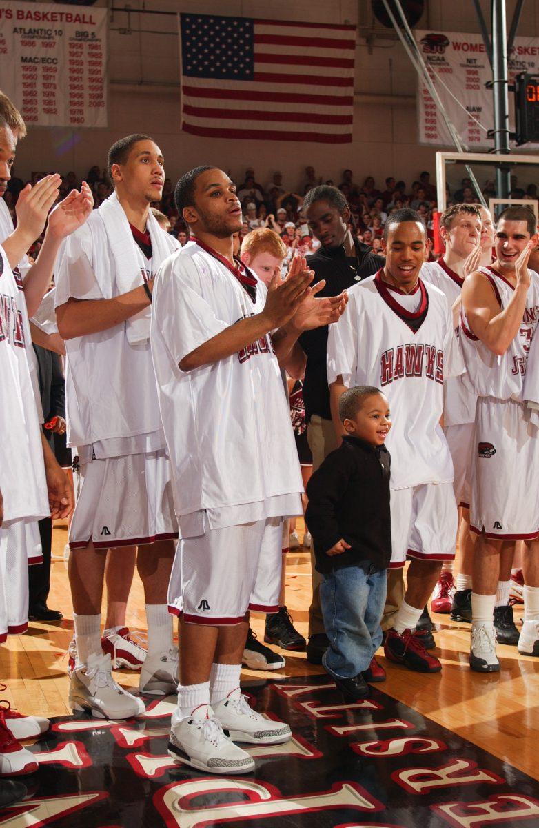 Jameer Nelson Jr. pictured with the St. Joes mens basketball team (Photo by courtesy of Sideline Photos LLC).