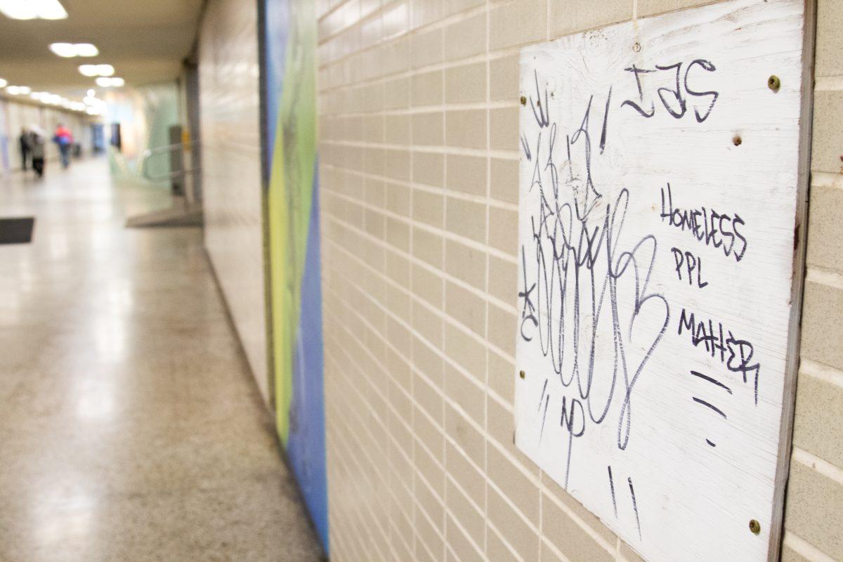 Sign outside Hub of Hope in Suburban Station. PHOTO: MITCHELL SHIELDS ’22/THE HAWK