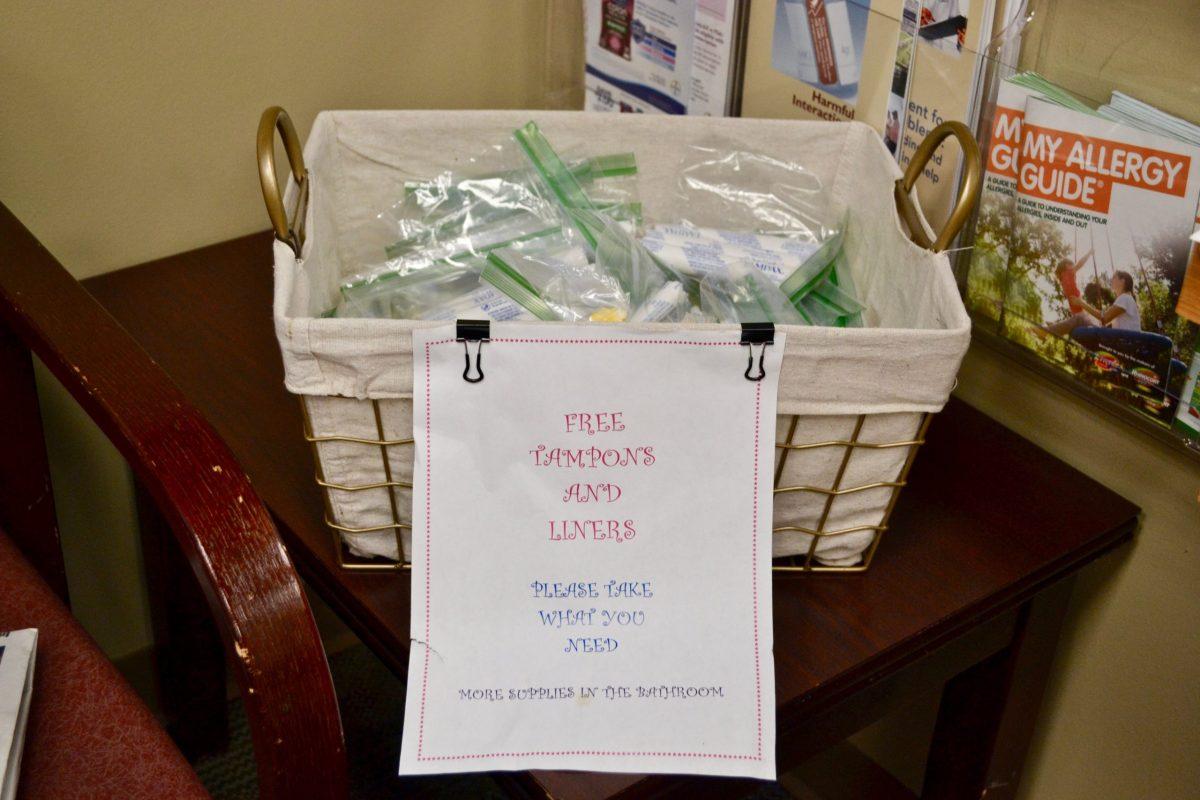 Free pads and tampons have been availible in the Student Health Centers lobby since fall 2019. PHOTO: LESLIE QUAN 22/THE HAWK
