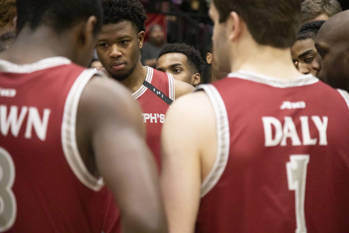 The St. Joe’s men’s basketball team wore ribbons on their jerseys commemerating Bryant and his daughter Gianna at a Feb. 1 game against St. Louis University.
PHOTO: MITCHELL SHIELDS ’22/THE HAWK