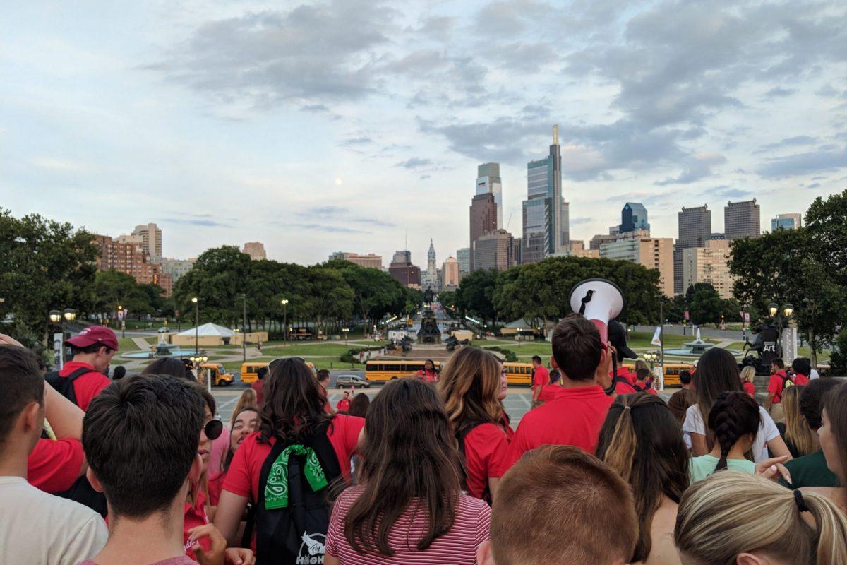 Students gather on the steps of the Philadelphia Museum of Art during the Class of 2022 orientation in 2018. PHOTO: MITCHELL SHIELDS 22/THE HAWK 