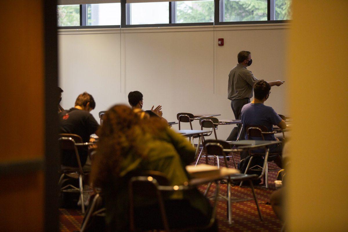Faculty members teach in socially distant classrooms with limited interaction. PHOTO: MITCHELL SHIELDS ’22/THE HAWK
