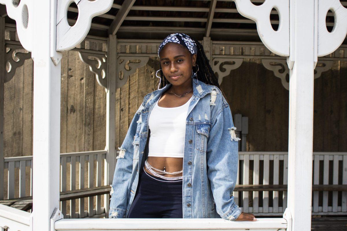 Jala Cosley ’22 sells traditional African waist beads.  PHOTO: KELLY SHANNON ’24/THE HAWK 