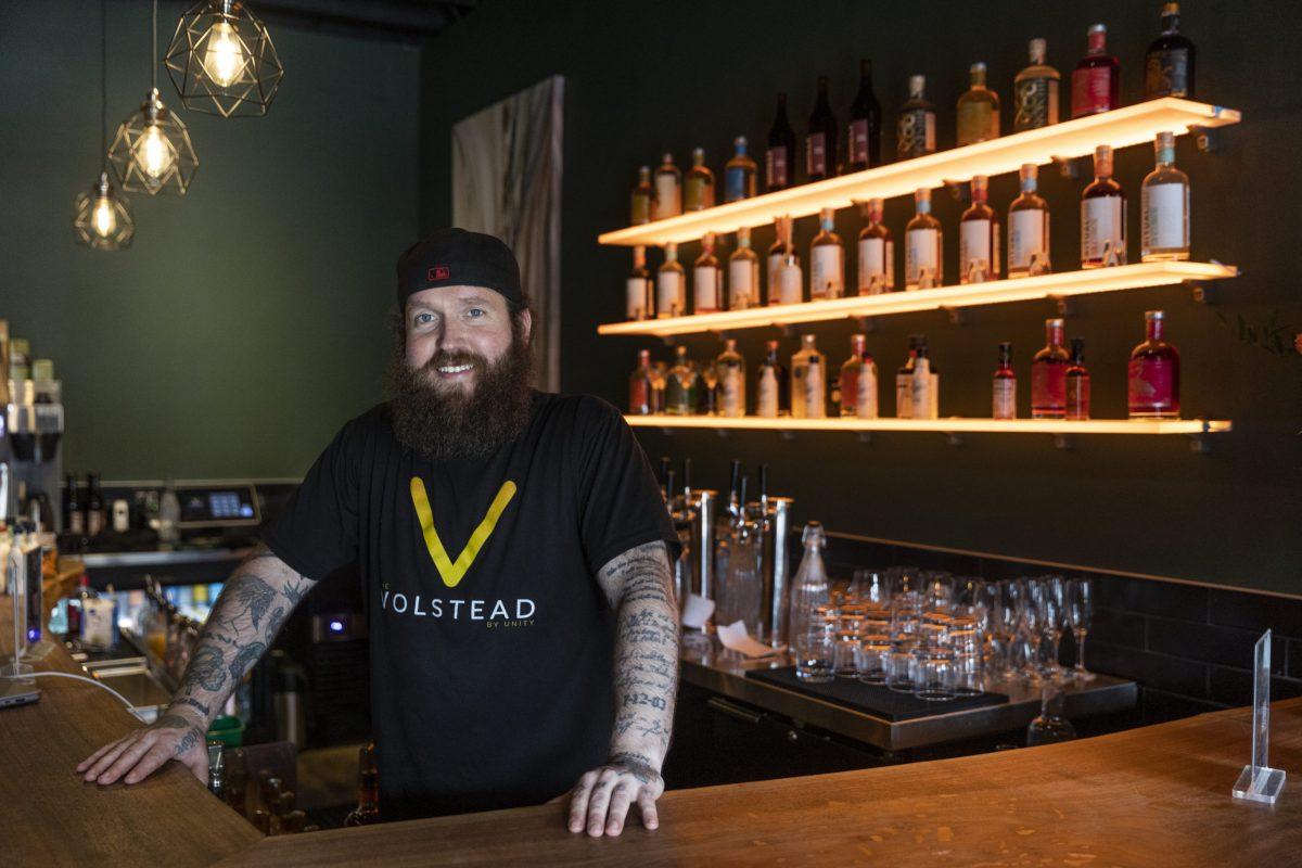 Robert Ashford stands behind the alcohol-free bar at The Volstead.
PHOTOS: MITCHELL SHIELDS ’22/THE HAWK