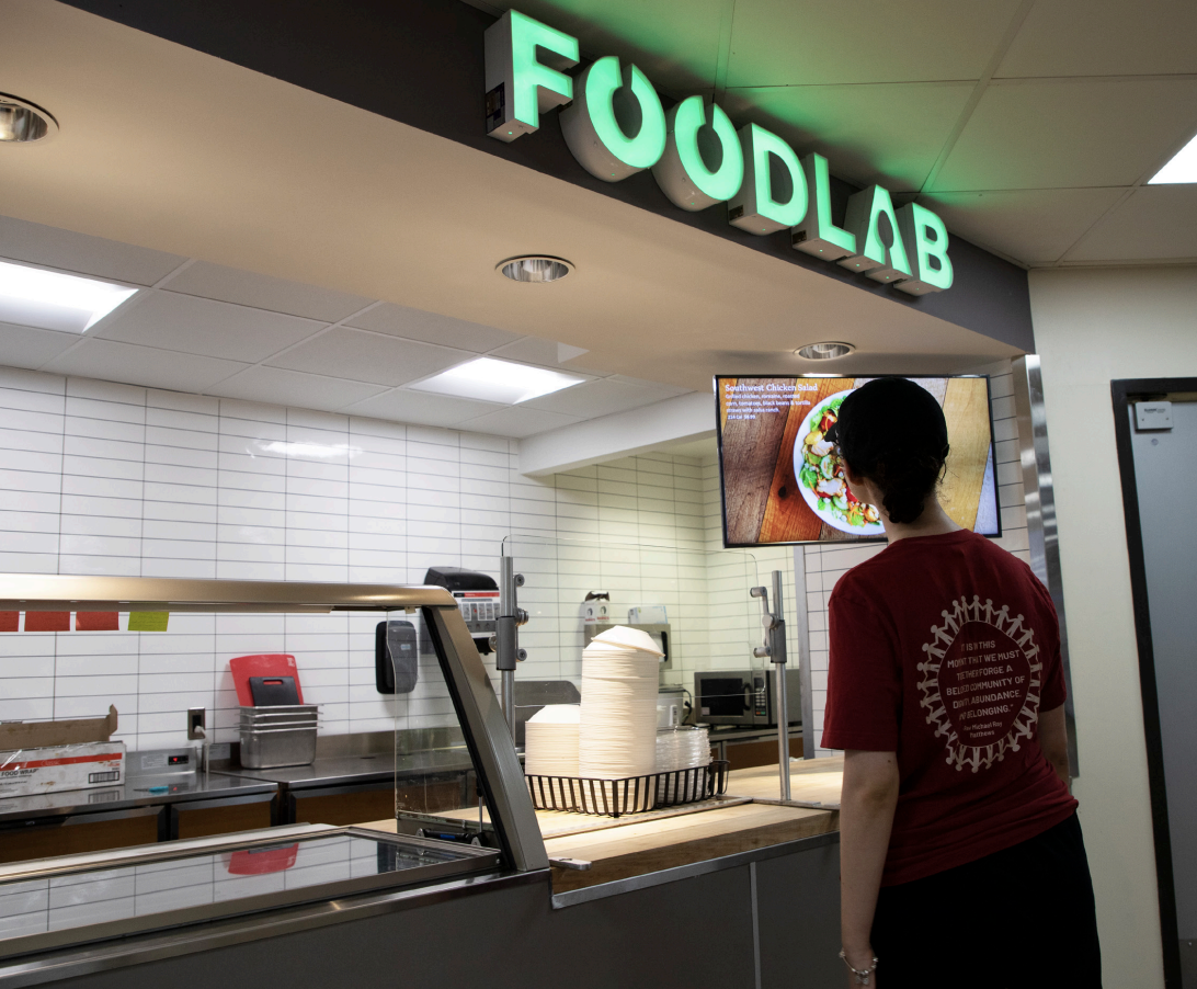 Kaleigh Cadogan ’24 orders from Campion Food Courts new location, Food Lab.
PHOTO: KELLY SHANNON ’24/THE HAWK