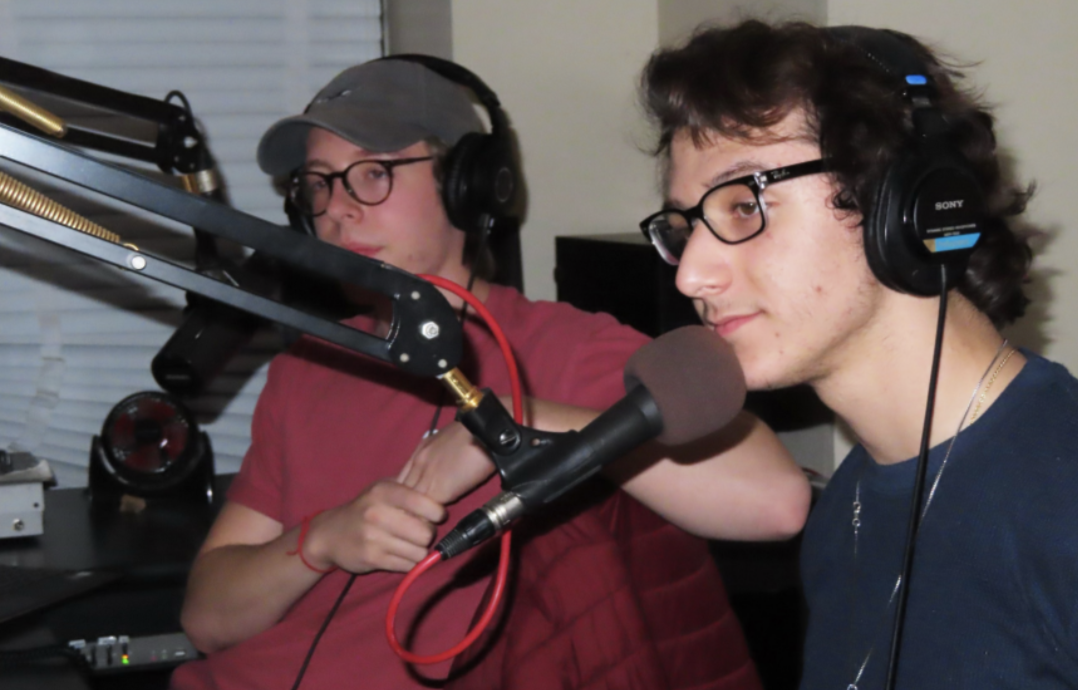 Colin Cooper ’25 (left) and Dominic Rossi ’25 (right) hosting their Radio 1851 show “Stay Up and Smell the Rossi” in fall 2021.
PHOTO: MIA MESSINA ’25/THE HAWK