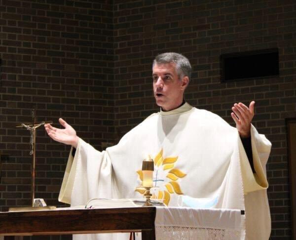 Steve Surovick, S.J., superior of the Arrupe House Jesuit Community at St. Joe’s and director of Mission
and Ministry at St. Joseph’s Preparatory School, celebrates mass.
PHOTO COURTESY OF MIKE GABRIELE, DIRECTOR OF COMMUNICATIONS FOR THE USA
EAST PROVINCE OF THE SOCIETY OF JESUS