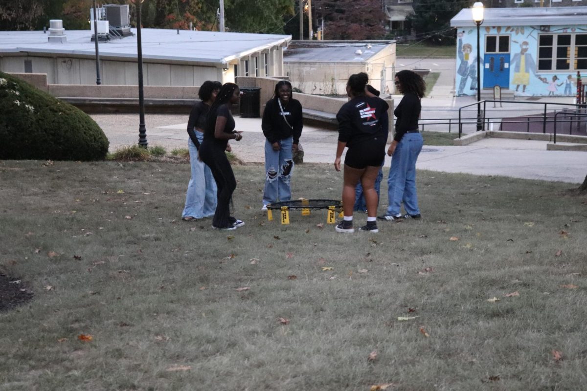 Students play field games at the Black Student Union’s Meet the Greeks event, Oct 4.
PHOTO: MACKENZIE ROSS ’28/THE HAWK