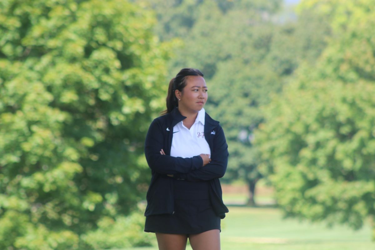 Coach Theresa Luu ’22 coaches at the 2024 Bucknell Invitational.
PHOTO COURTESY OF SJU ATHLETICS