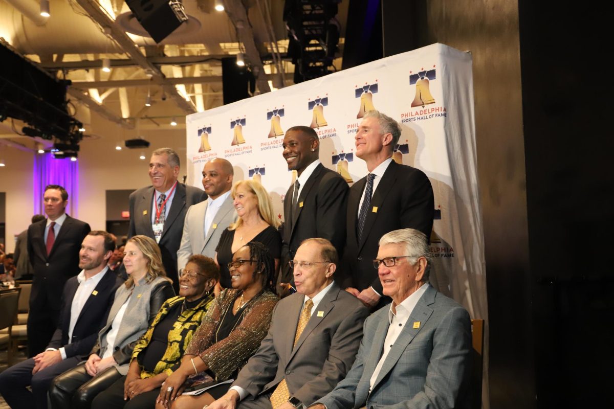 The Philadelphia Sports Hall of Fame honorees line up for a photo, Nov.