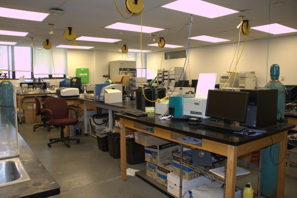 The West Center for Computational Chemistry and Drug Design, located on the second floor of the west side
of Griffith Hall at the University City campus. PHOTO: BEN VANELLI ’25/THE HAWK