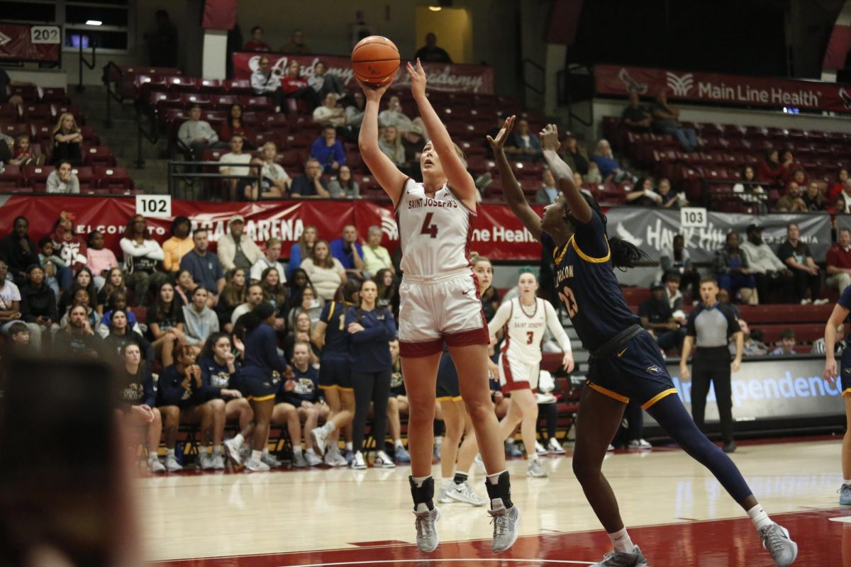 Junior forward Laura Ziegler makes a layup against a Goldey-Beacom defender, Nov. 6, 2024.
PHOTO: MADELINE WILLIAMS ’26/THE HAWK