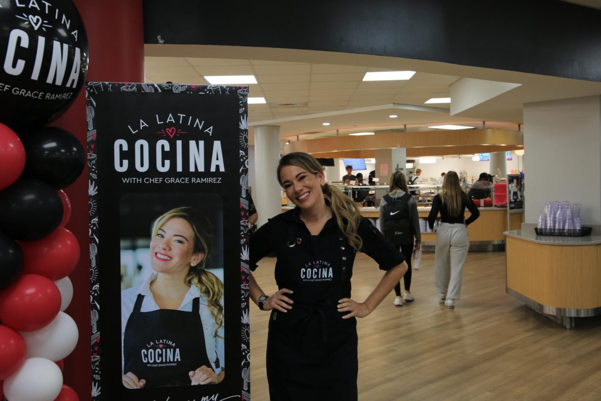 Celebrity chef Grace Ramirez showcases La Latina Cocina to students in The Kettle Oct. 8.